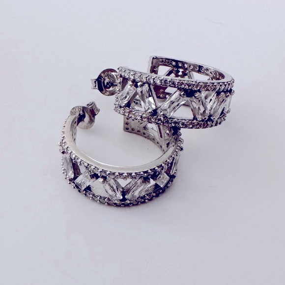 925 Silver cz hoops earrings - Picture 3 of 4